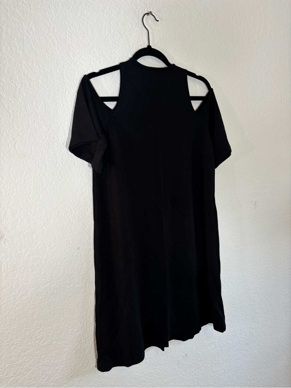 NWT Cupcakes And Cashmere Hyde Cold Shoulder Black Mini Dress Size XS - Picture 7 of 10